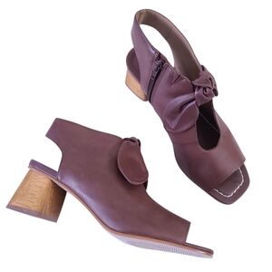 NEW Bernardo Lizzie Brown Leather Open Toe Bow Block Heel Sandal 8.5